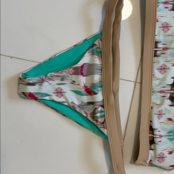 Dippin’ Daisy Bikini - Picture 3 of 4